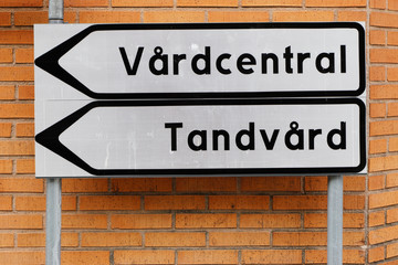 Fototapeta premium Vårdcentral och tandläkare