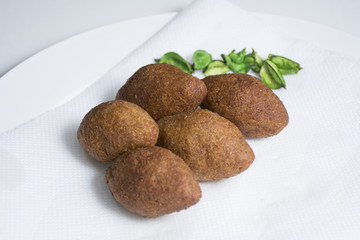 Kuba - Meet in dough balls