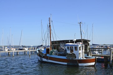 Fototapeta premium Fischerboote im Hafen von Kloster, Hiddensee