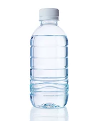 Fotobehang plastic fles helder water © kudosstudio