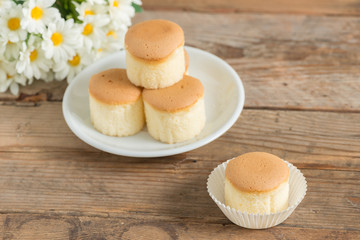 Chiffon cup cake.