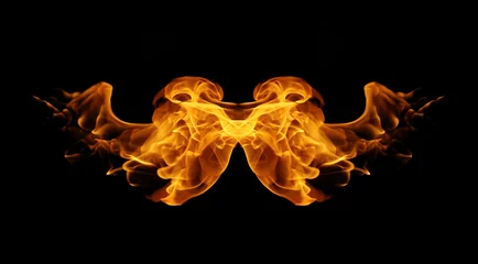 Crédence de cuisine en verre imprimé Flamme les flammes de feu abstraites ressemblent à une aile sur fond noir