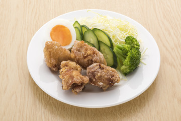 鶏肉の唐揚げ