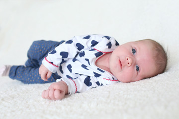Portrait of blue-eyed baby girl (1 month)