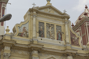 parte central de la iglesia el calvario de la ciudad de leon,nicaragua