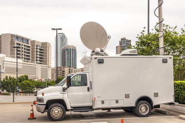 Broadcast vehicle