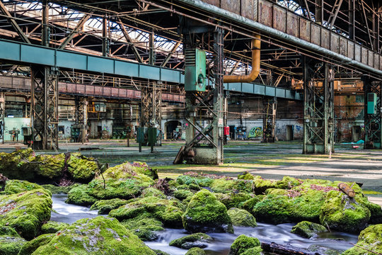 surreale Industriebrache