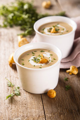 Creamy soup with chanterelles