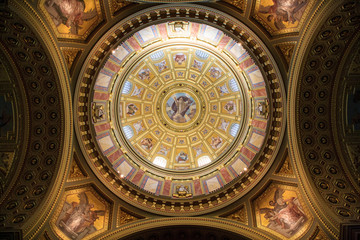 Fototapeta premium Inside St. Stephen's Church