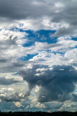 Am Himmel eine schöne Stimmung von Wolken