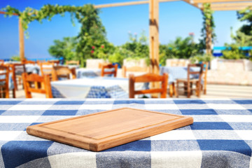 table and bar 