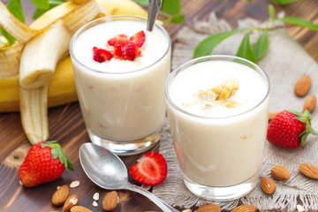 Strawberry banana smoothie