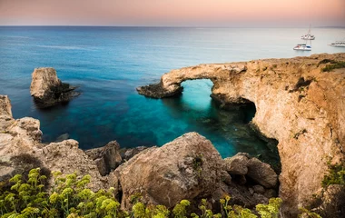 Crédence de cuisine en verre imprimé Chypre Belle vue sur la plage. Belle arche rocheuse naturelle à Ayia Napa sur l& 39 île de Chypre