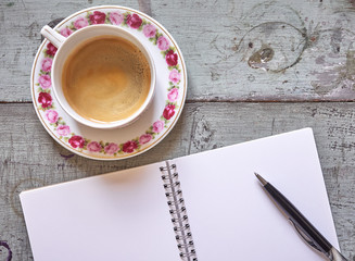 Holzgrund, Kaffee, Kaffeetasse, Nostalgie, Rosenmuster, Notizbuc