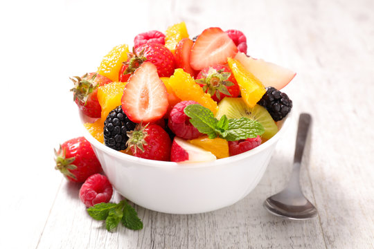 fruit salad in bowl