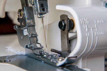Sewing machine industrial overlock mechanism