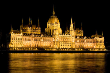Fototapeta na wymiar Budapest. Parliament. Night.
