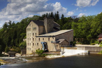 Fototapeta na wymiar The old mill in Elora, Canada