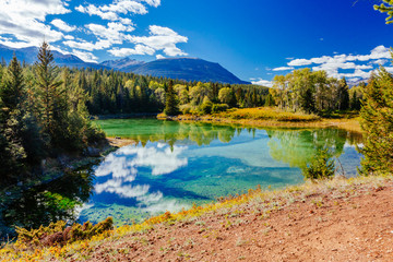 Fototapeta na wymiar First Lake, Valley of the 5 Lakes, Jasper National Park, Alberta