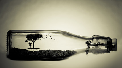 Life in the bottle, fantasy alternative vintage world