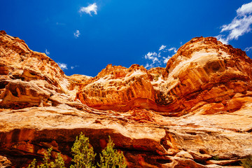 Fototapeta premium The Hickman Bridge Trail, Capital Reef National Park, Utah, USA