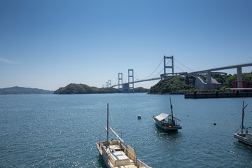 大島から見たしまなみ海道　来島海峡大橋