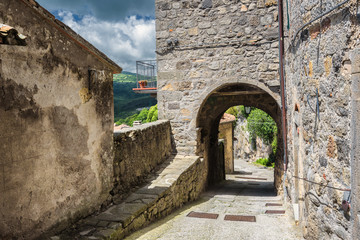 Fototapeta na wymiar Streets and corners of the Tuscan town on the hill. Santa Fiora,