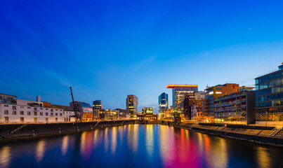düsseldorf medienhafen