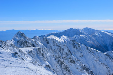 Fototapeta premium Ridge line of the Central Japan Alps in winter in Nagano, Japan