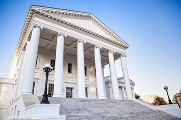 Virginia state capitol building in Richmond - obrazy, fototapety, plakaty