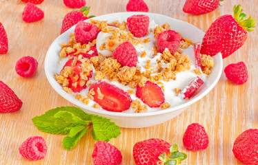 Greek yogurt with muesli and berries