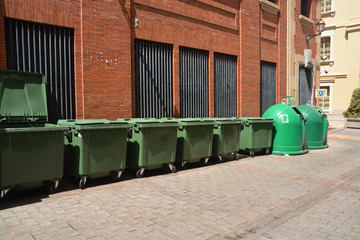 contenedores verdes en las calles de logroño