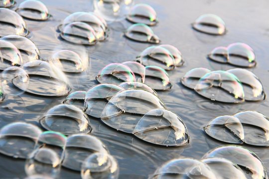 seifenblasen auf wasser I