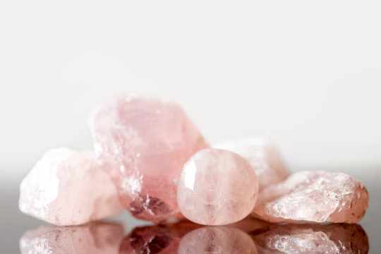 Rosenquarz Rohsteine und getrommelt, Heilung und Liebe
