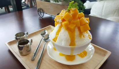 Mango with shaved ice milk flavour