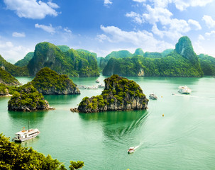 Obraz premium HALONG bay in vietnam. UNESCO World Heritage Site. This view from TiTop island and its most popular view for travel in Halong bay.