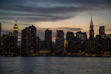 Naklejka premium Panoramę budynków na Manhattanie w Nowym Jorku