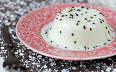 Vanilla panna cotta