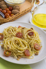 Spaghettis with ingredients