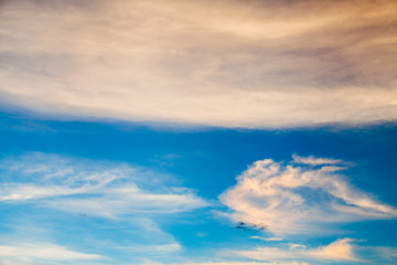 Obraz premium colorful dramatic sky with cloud at sunset