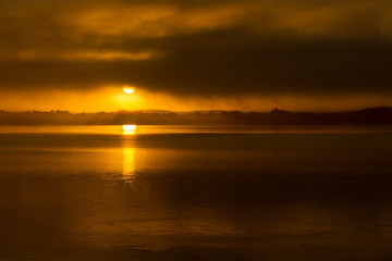 Obraz premium Sunrise over Lake