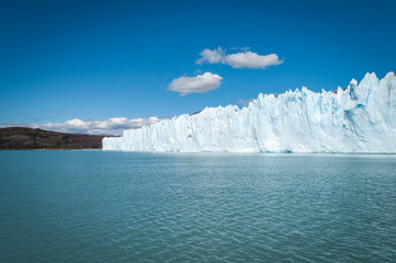 Ghiacciaio Perito Moreno visto dal lago Argentino