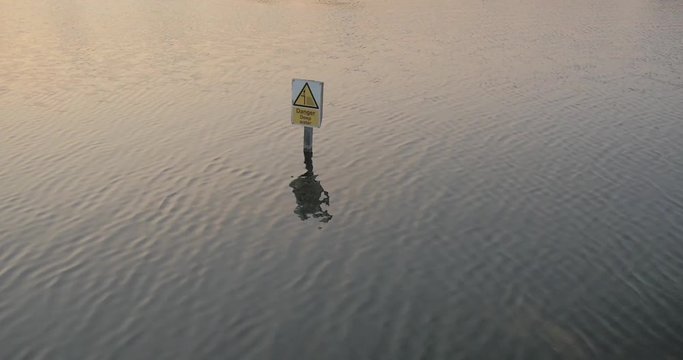 4K UHD Danger Deep Water Sign