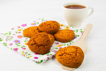 Heart shaped oatmeal cookies and tea