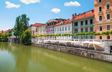 Fototapeta na wymiar Colorful buildings in Ljubljana's old city center, Ljubljana, Slovenia