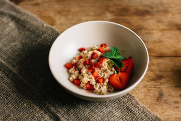 oatmeal with strawberry