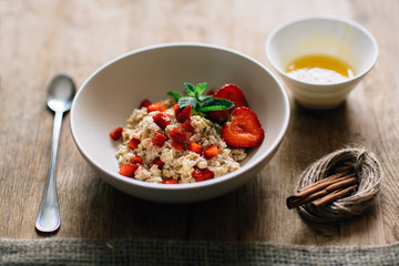 oatmeal with strawberry
