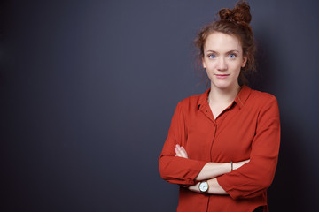 frau mit blauen augen