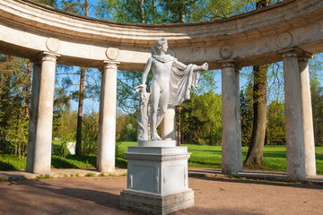 Fototapeta na wymiar Apollo colonnade in Pavlovsk park in St.-Petersburg