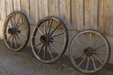 Fototapeta na wymiar historic carriage wheels